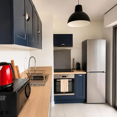 Daire Azure Nest - Sea View With Private Parking In